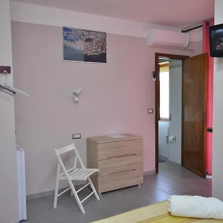 Con Due Letto Sala Cucina Bagno L'edera Di Gavina Konukevi *