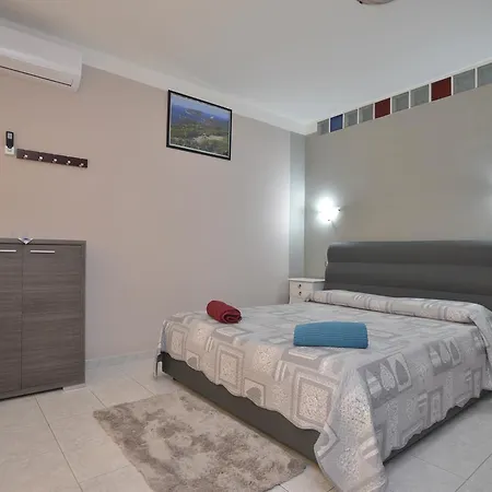 Con Due Letto Sala Cucina Bagno L'edera Di Gavina Konukevi Alghero