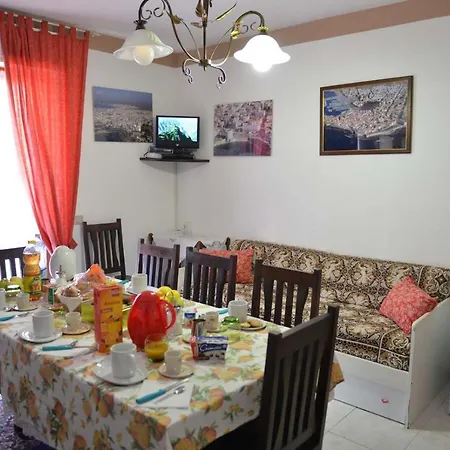 Con Due Letto Sala Cucina Bagno L'edera Di Gavina Konukevi